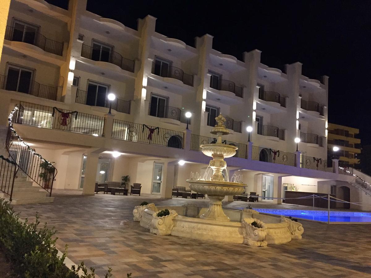 Hotel Riviera Palace 恩佩多克莱港 外观 照片